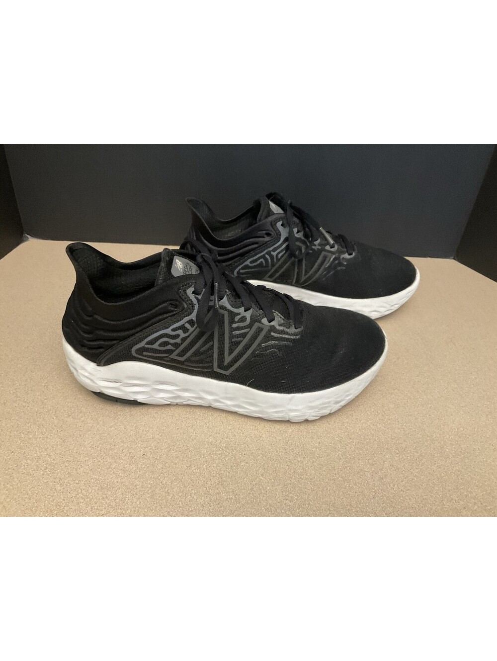 Womens New Balance Fresh Foam Beacon V3 Running Shoes.Size 8D Wide. Nice Shoes!